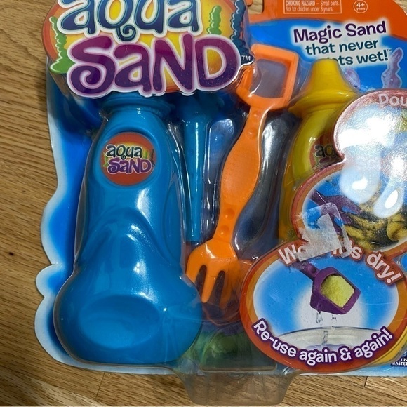 Aqua Sand Toy Kit NEW Sand That Never Gets Wet Blue Yellow Double - Picture 5 of 5